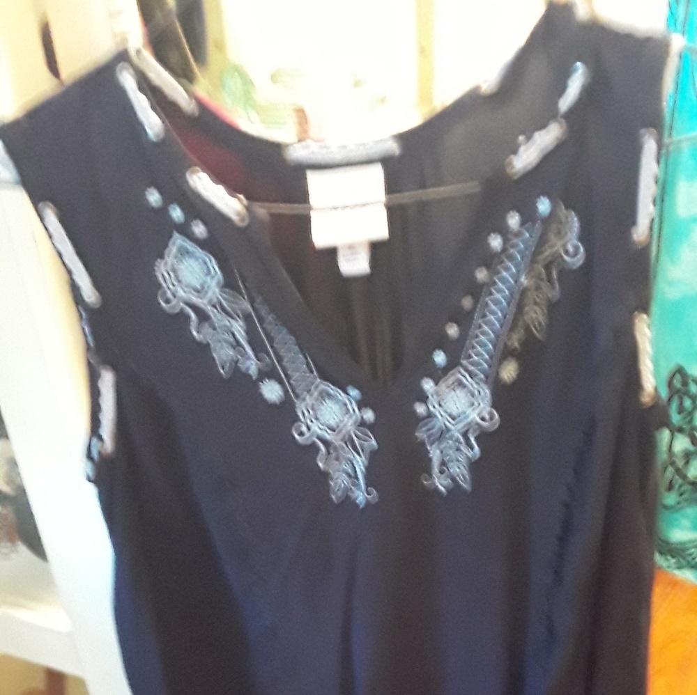 Knox rose sleeveless top.